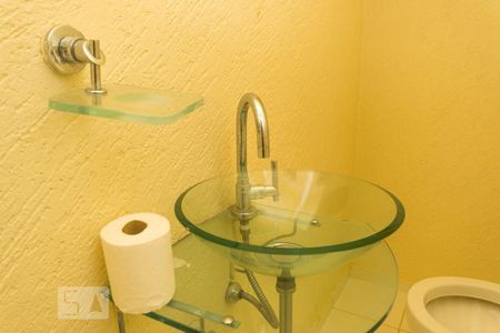 Casa à venda com 350m², 3 quartos e 5 vagas Casa à venda com 350m², 3 quartos e 5 vagasLavabo