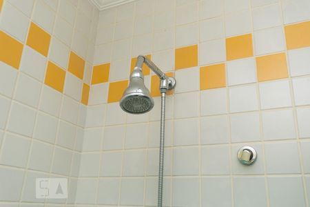 Casa à venda com 350m², 3 quartos e 5 vagas Casa à venda com 350m², 3 quartos e 5 vagasDetalhe do banheiro da suíte 2