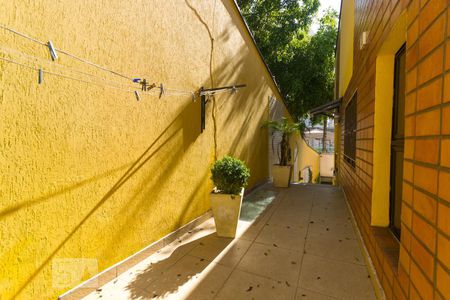 Casa à venda com 350m², 3 quartos e 5 vagas Casa à venda com 350m², 3 quartos e 5 vagasQuintal