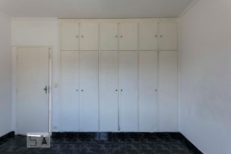 Casa à venda com 307m², 4 quartos e 3 vagas2o. Andar - Quarto 2 (Armários)