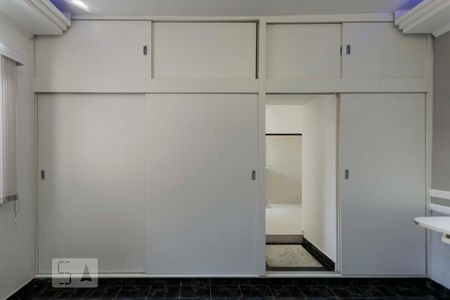 Casa à venda com 307m², 4 quartos e 3 vagas2o. Andar - Quarto 3 - Suíte (Armários)