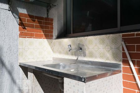 1o. Andar - Churrasqueira (Torneira) de casa à venda com 4 quartos, 307m² em Vila Firmiano Pinto, São Paulo