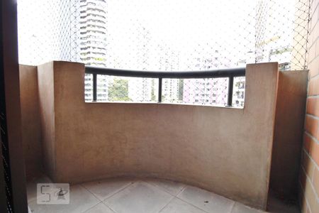Varanda suíte 2 de apartamento para alugar com 3 quartos, 115m² em Vila Andrade, São Paulo