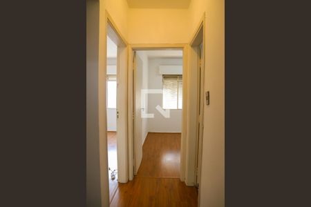 Corredor dos Dormitórios de apartamento para alugar com 2 quartos, 55m² em Vila Deodoro, São Paulo