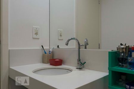 Banheiro (Torneira) de apartamento para alugar com 1 quarto, 38m² em Cambuci, São Paulo