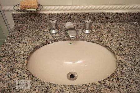 Banheiro de apartamento para alugar com 1 quarto, 50m² em Bela Vista, São Paulo