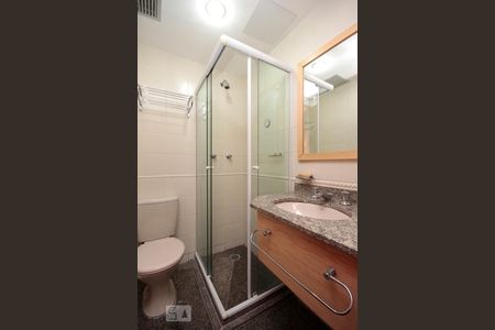 Banheiro de apartamento para alugar com 1 quarto, 50m² em Bela Vista, São Paulo