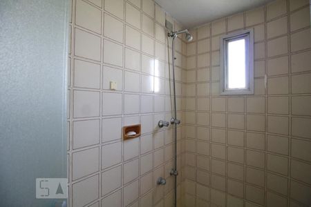 Apartamento à venda com 128m², 3 quartos e 2 vagasChuveiro