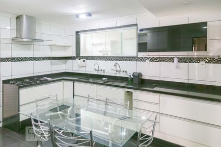 Casa de condomínio à venda com 300m², 5 quartos e 1 vagaCozinha