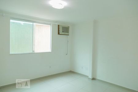 Casa de condomínio à venda com 300m², 5 quartos e 1 vagaSuíte 2