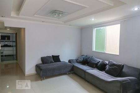 Casa de condomínio para alugar com 300m², 5 quartos e 1 vagaSala