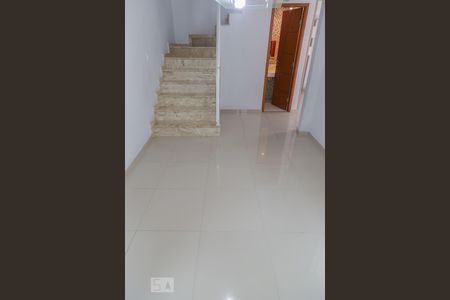 Casa de condomínio à venda com 300m², 5 quartos e 1 vagaSala