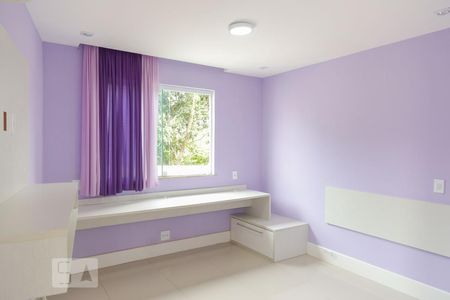 Casa de condomínio à venda com 300m², 5 quartos e 1 vagaSuíte 3