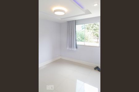 Casa de condomínio à venda com 300m², 5 quartos e 1 vagaSala - segundo andar