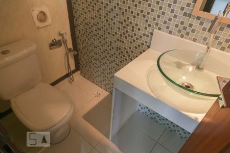 Casa de condomínio à venda com 300m², 5 quartos e 1 vagaLavabo