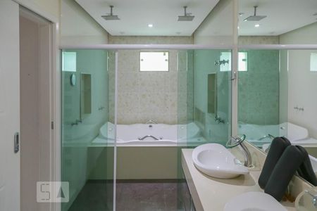 Casa de condomínio à venda com 300m², 5 quartos e 1 vagaSuíte 5