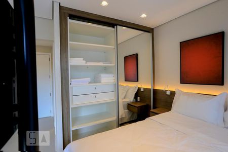 Apartamento para alugar com 36m², 1 quarto e 1 vagaQuarto e Armário