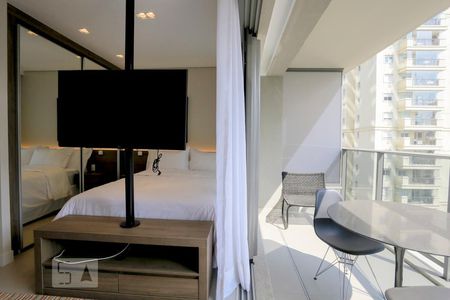 Quarto e Varanda de apartamento para alugar com 1 quarto, 36m² em Pinheiros, São Paulo