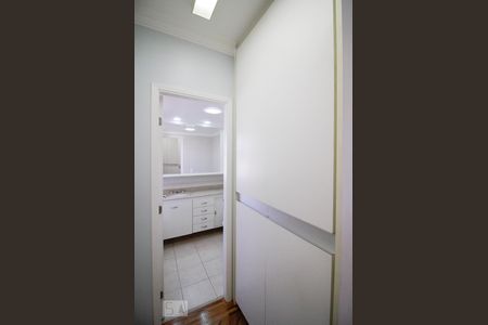 Apartamento à venda com 168m², 3 quartos e 3 vagasCloset 