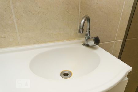 Detalhe do banheiro de apartamento para alugar com 1 quarto, 48m² em Jardim da Saúde, São Paulo