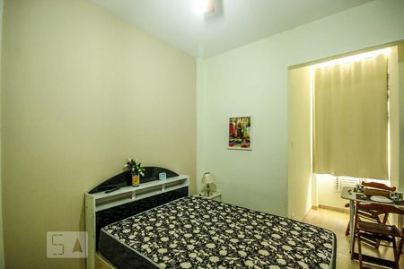 Sala de kitnet/studio para alugar com 1 quarto, 38m² em Copacabana, Rio de Janeiro