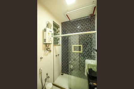Banheiro de kitnet/studio para alugar com 1 quarto, 38m² em Copacabana, Rio de Janeiro