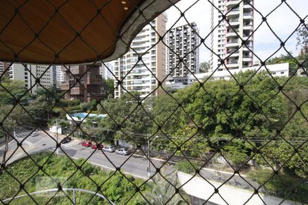 Apartamento para alugar com 210m², 3 quartos e 4 vagasVista da sala de tv