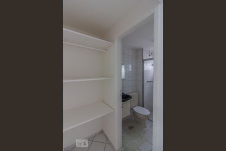Banheiro de kitnet/studio para alugar com 1 quarto, 35m² em Santa Cecília, São Paulo
