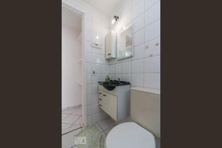 Banheiro de kitnet/studio para alugar com 1 quarto, 35m² em Santa Cecília, São Paulo