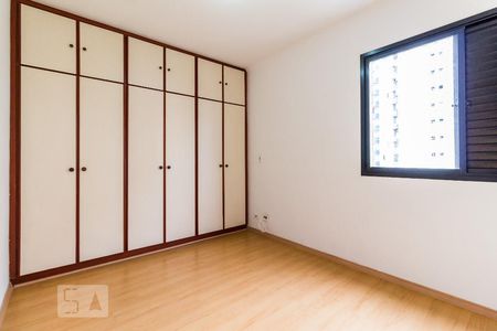 Apartamento à venda com 98m², 3 quartos e 2 vagasQuarto 02 