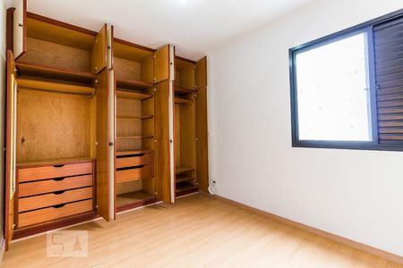 Apartamento à venda com 98m², 3 quartos e 2 vagasQuarto 02