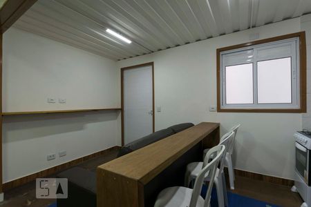 Casa de condomínio para alugar com 45m², 2 quartos e sem vagaSala e Cozinha