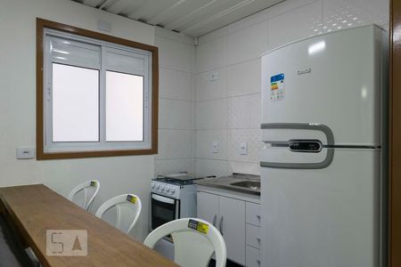Cozinha de casa de condomínio para alugar com 2 quartos, 45m² em Aclimação, São Paulo