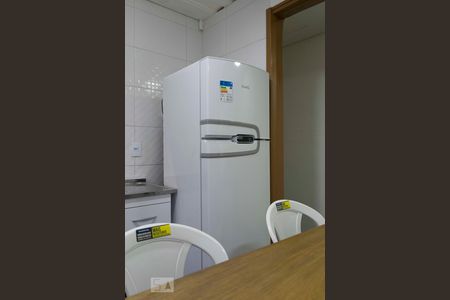 Cozinha (Geladeira) de casa de condomínio para alugar com 2 quartos, 45m² em Aclimação, São Paulo