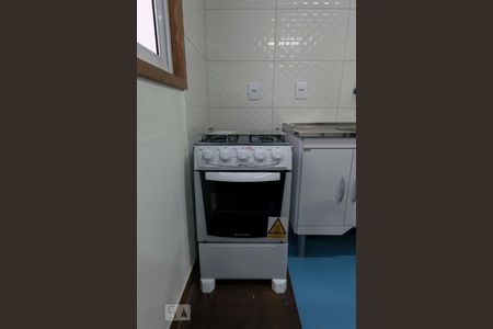 Cozinha (Fogão) de apartamento para alugar com 2 quartos, 45m² em Aclimação, São Paulo