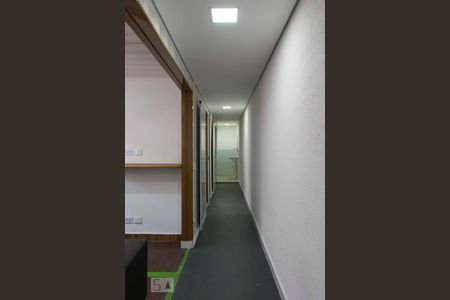 Corredor de apartamento para alugar com 2 quartos, 45m² em Aclimação, São Paulo