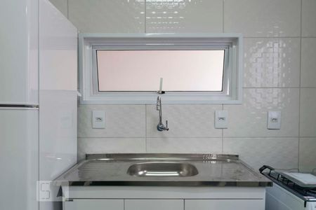 Cozinha (Torneira) de apartamento para alugar com 2 quartos, 45m² em Aclimação, São Paulo