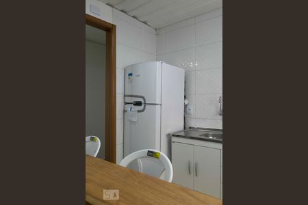 Cozinha (Geladeira) de apartamento para alugar com 2 quartos, 43m² em Aclimação, São Paulo