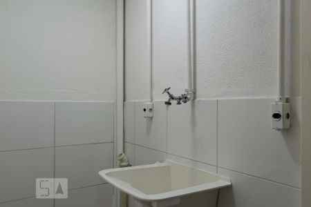 Área de serviço (Torneira) de apartamento para alugar com 2 quartos, 43m² em Aclimação, São Paulo
