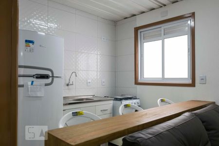 Cozinha de apartamento para alugar com 2 quartos, 43m² em Aclimação, São Paulo