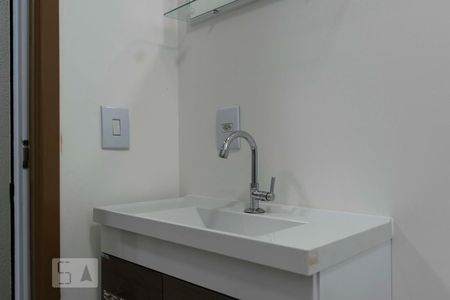 Banheiro social (Torneira) de apartamento para alugar com 2 quartos, 43m² em Aclimação, São Paulo