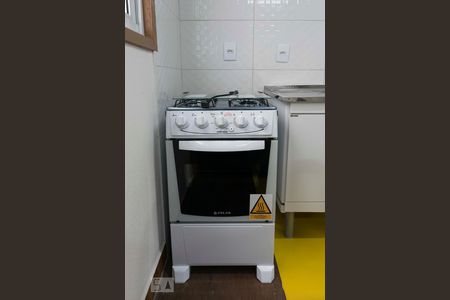 Cozinha (Fogão) de apartamento para alugar com 2 quartos, 43m² em Aclimação, São Paulo
