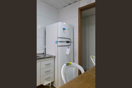 Cozinha (Geladeira) de apartamento para alugar com 2 quartos, 43m² em Aclimação, São Paulo