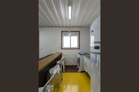 Cozinha de apartamento para alugar com 2 quartos, 43m² em Aclimação, São Paulo