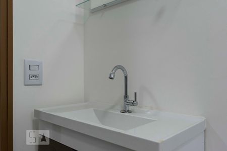 Banheiro social (Torneira) de apartamento para alugar com 2 quartos, 43m² em Aclimação, São Paulo