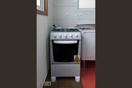 Cozinha (Fogão) de apartamento para alugar com 2 quartos, 43m² em Aclimação, São Paulo