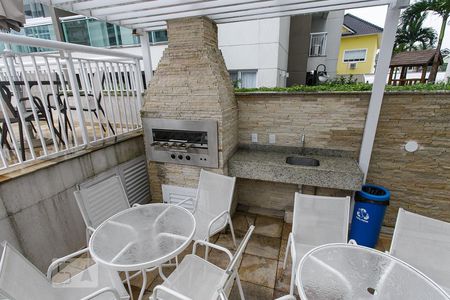 Apartamento à venda com 70m², 2 quartos e 1 vagaChurrasqueira