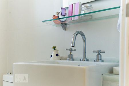 Apartamento para alugar com 68m², 2 quartos e 1 vagaSuíte