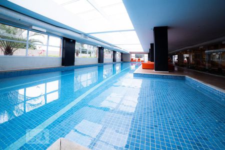 Apartamento para alugar com 68m², 2 quartos e 1 vagaPiscina coberta