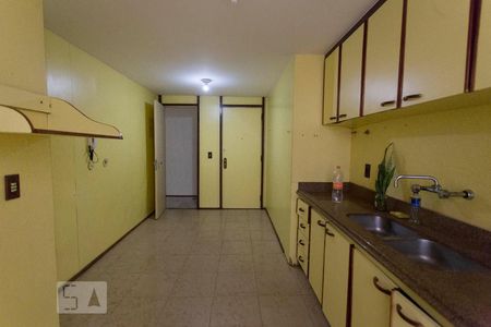 Cozinha de apartamento à venda com 3 quartos, 120m² em Icaraí, Niterói